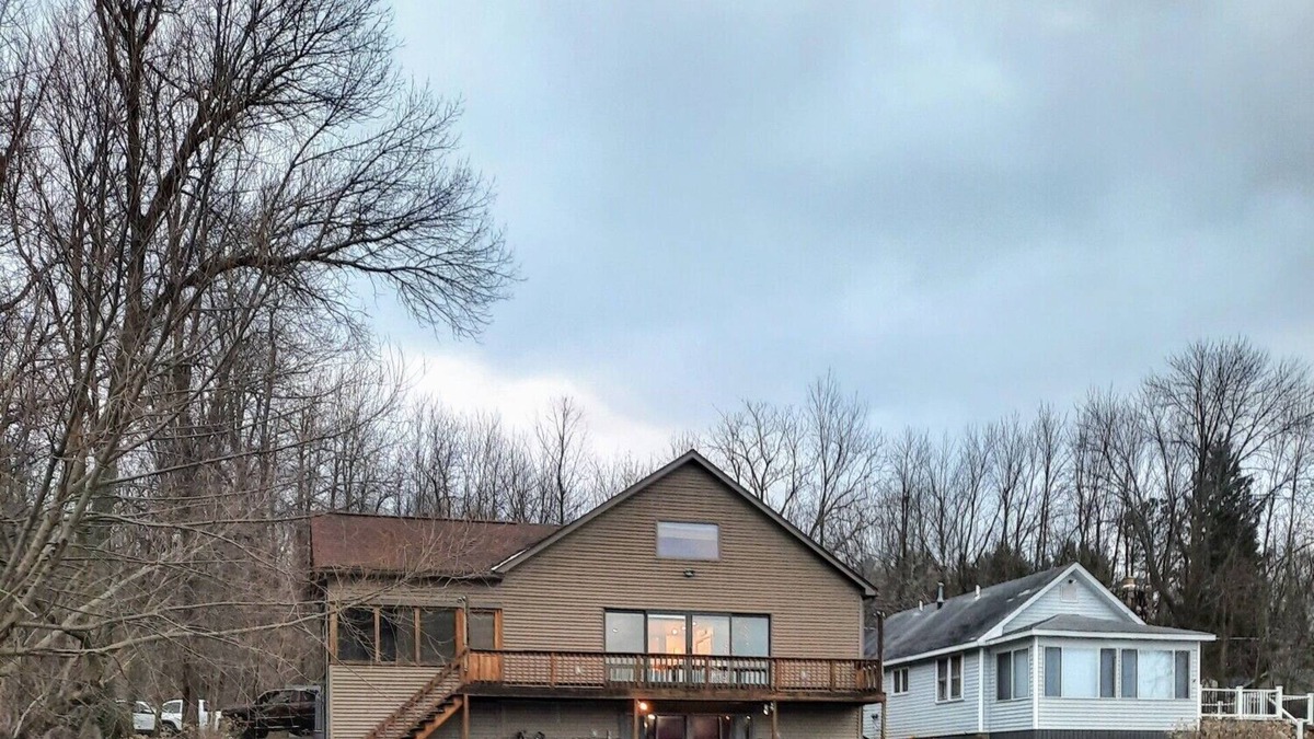 Wolcott House | Spacious, Cozy Waterfront Property on Port Bay, NY