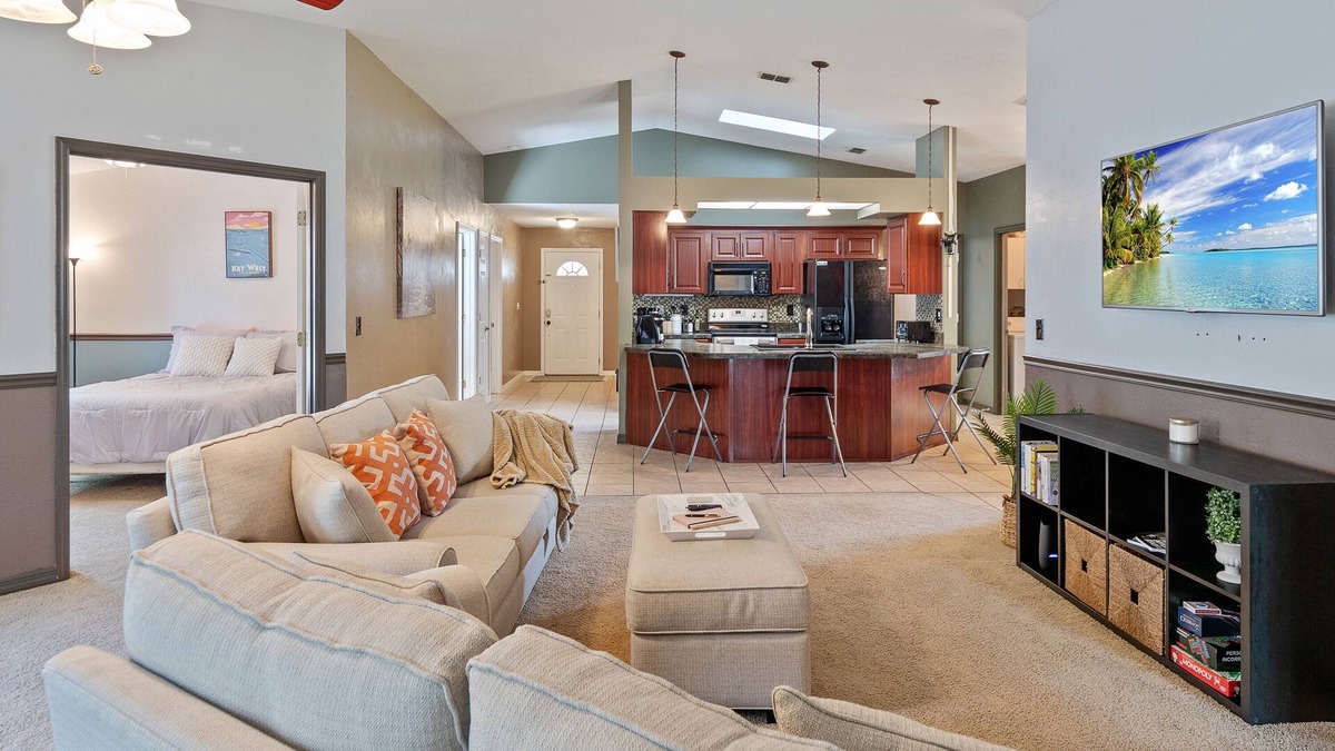 Town Park House | Spacious Daytona Beach Getaway - Near Everything!