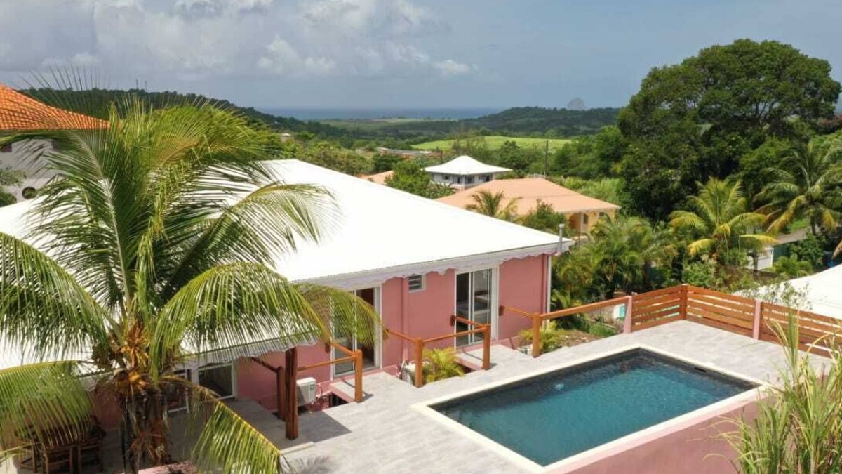 Sainte-Luce Villa | Spacious Diamond case villa, pool, view of Diamond Rock