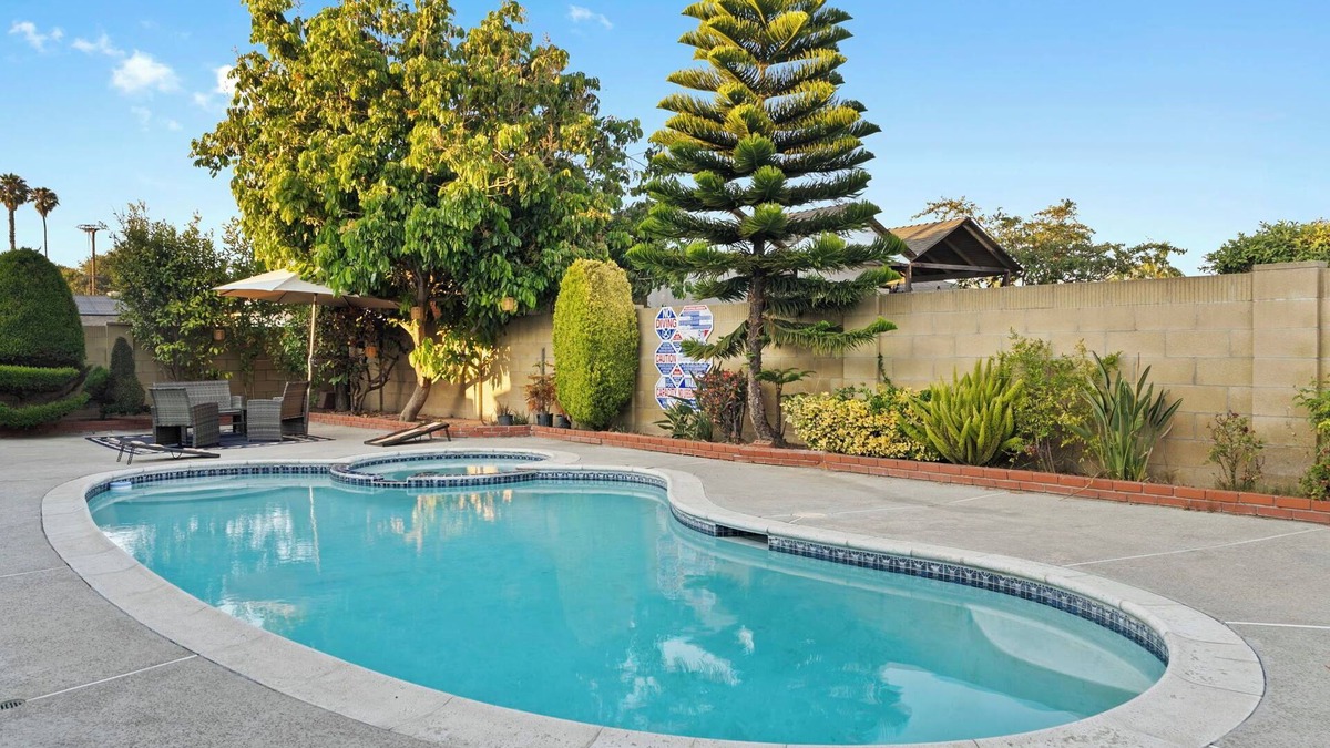 Midway City House | Spacious DISNEY Magic home with Pool-Spa-GameRoom-Billard in Midway