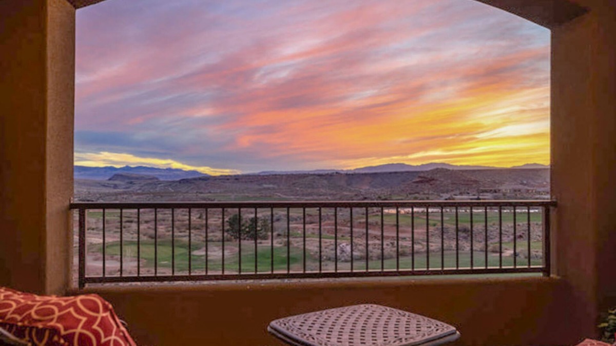 Washington House | Spacious dog-friendly townhome with Ping-Pong, pool, hot tub, & sunset views