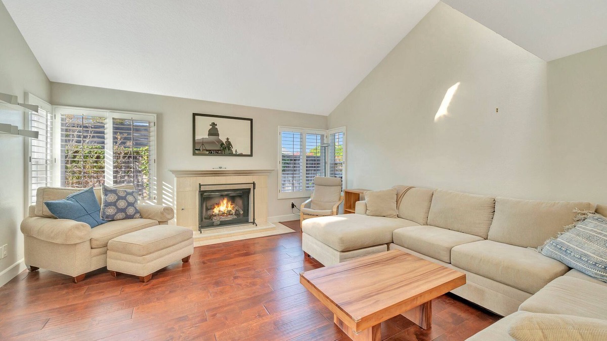 San Marcos House | Spacious Dual Master, 4 Bedroom home near beaches, legoland, golf, lake