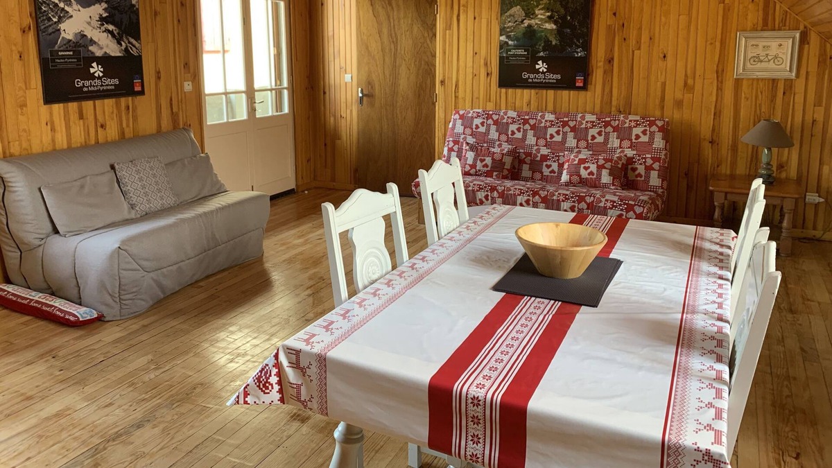 Arreau House | Spacious duplex apartment, balcony with mountain views and private garage