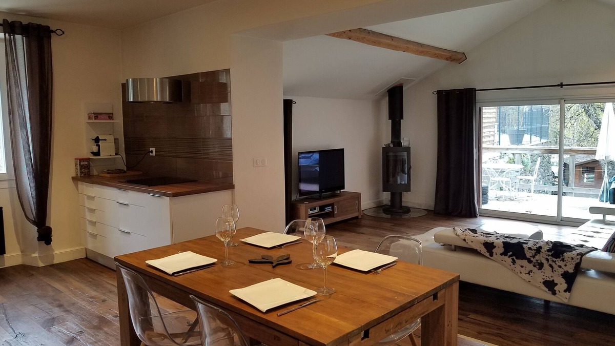 Bozel House | Spacious duplex in house in the center of Bozel