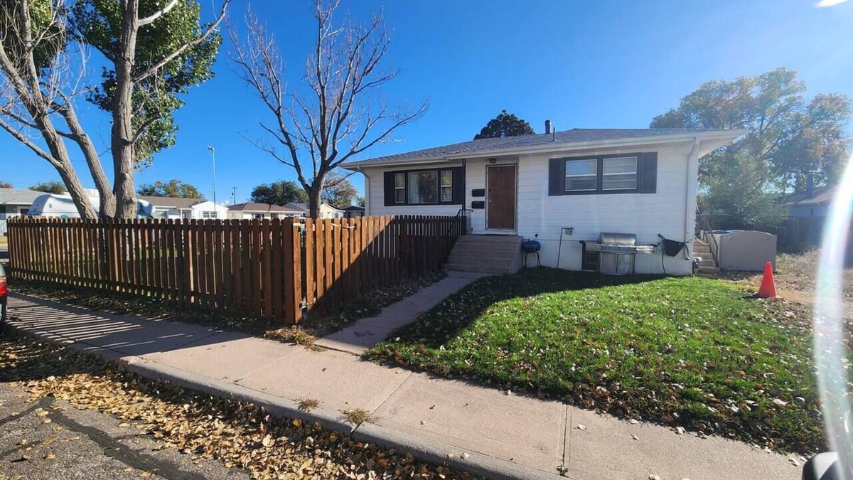 Cheyenne House | Spacious Duplex that is pet friendly