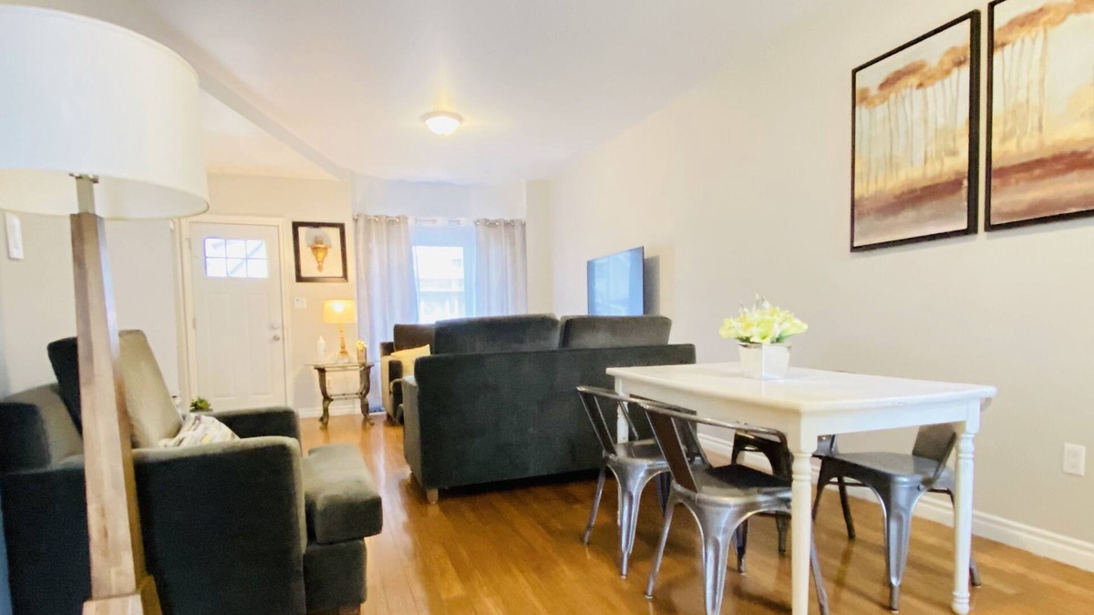 Hamilton House | Spacious & Eclectic 3BR + Patio Near Downtown