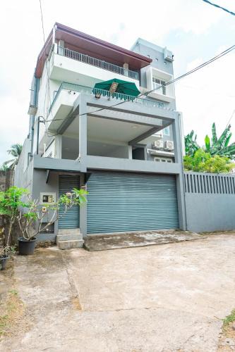 Kaduwela Villa | Spacious Eco House with Garden and Scenic Paddy View Colombo