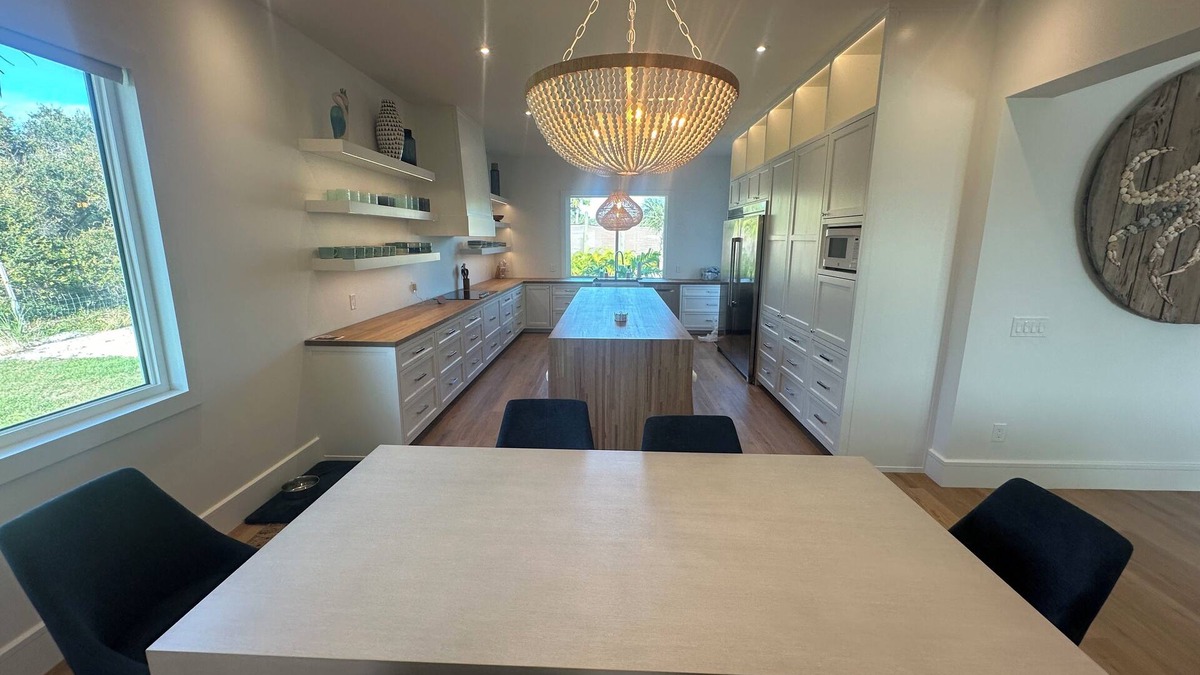 Jensen Beach House | Spacious estate in awesome Jensen Beach with AC, WiFi