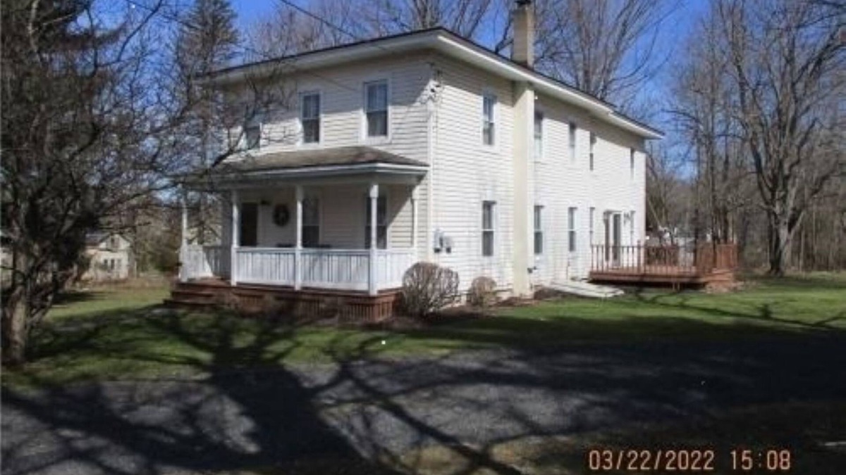 Fair Haven House | Spacious Fair Haven NY Village Home - perfect for large groups