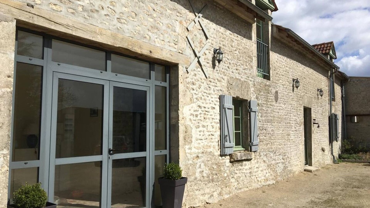 Prenouvellon Cottage | Spacious Family Cottage with Garden, Near Châteaudun & Talcy Castles