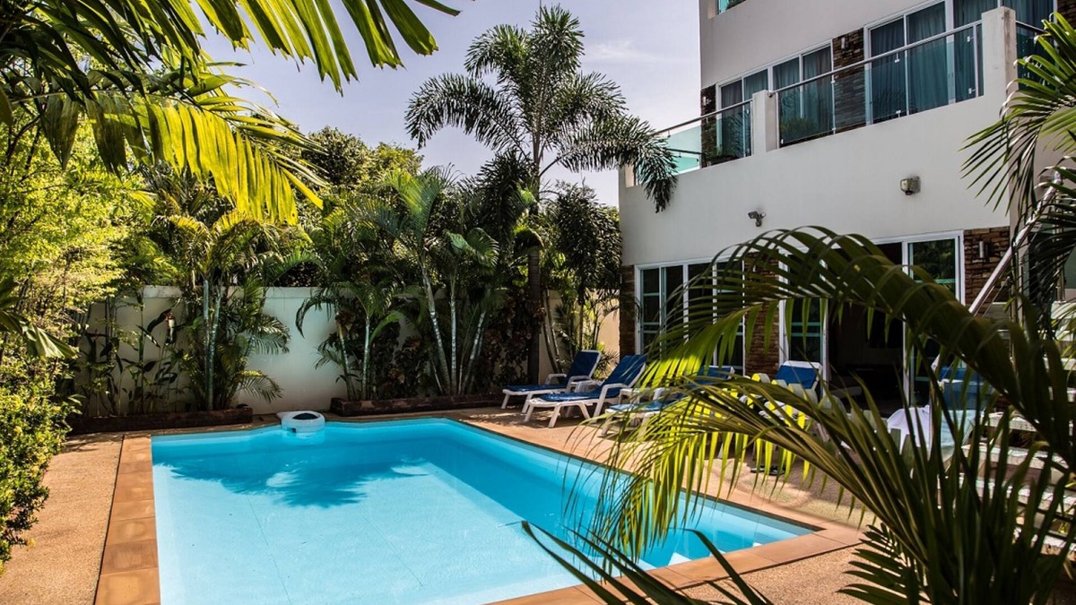 Ban Saiyuan Villa | Spacious Family 4 Bedroom Villa with Private Pool, Garden and Sea Views
