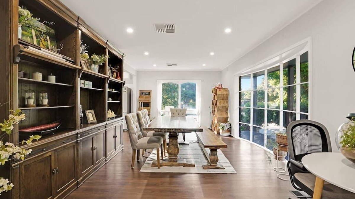 Wheelers Hill House | Spacious Family Home in the heart of Wheelers Hill