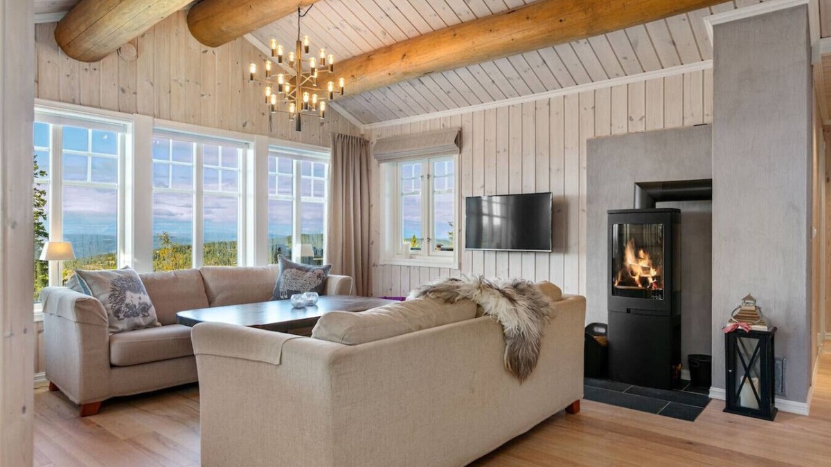 Nord-Aurdal Cabin | Spacious Family Cabin with Jacuzzi