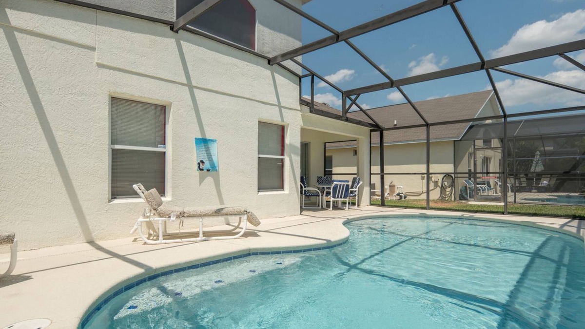 Westridge House | Spacious family friendly home, pool table, gated community – Just Minutes to Disney!