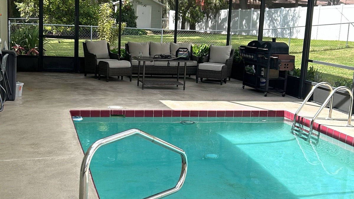 Sebring House | Spacious Family friendly home across from Lake Jackson, near downtown Sebring.