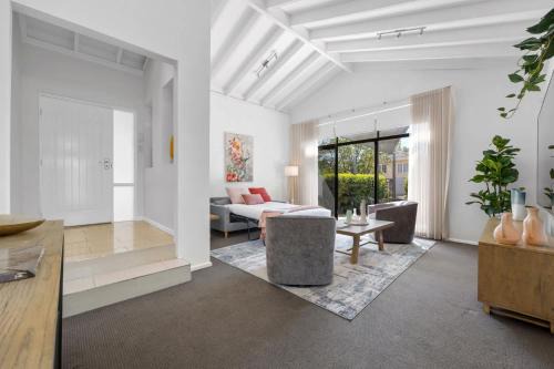 West Leederville House | Spacious Family Getaway in West Leederville