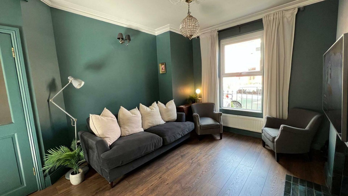 Dublin House | Spacious Family Haven On Edge of City Centre