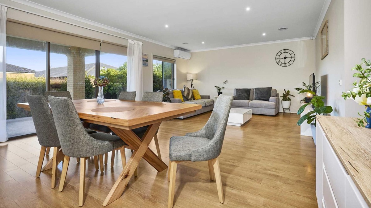 Point Cook House | Spacious family home near Sanctuary Lakes