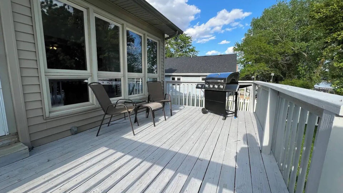 Manteno House | Spacious family home on Walden Lake with in-law suite. Pet-friendly!