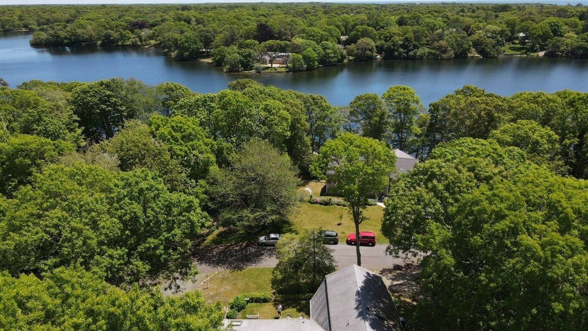 Centerville House | Spacious Family Home w/Beach Pass & Private Pond Accessn