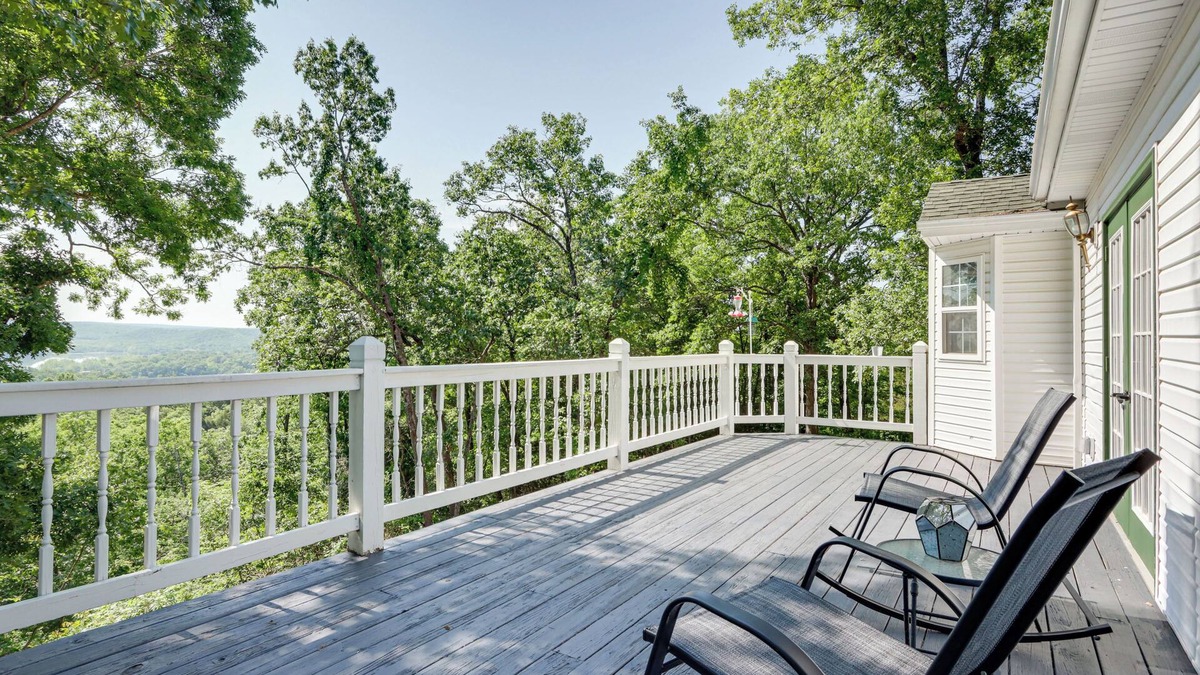 Camdenton House | Spacious Family Home Near Lake of the Ozarks!