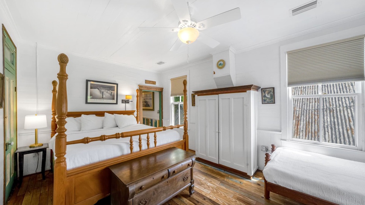 Historic Downtown Apalachicola Apartment | Spacious Family King Suite, Centrally Located