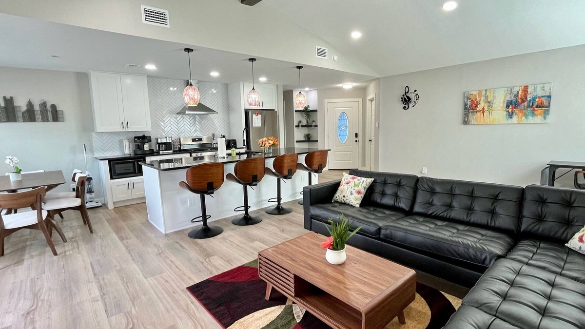 Cedar Park House | Spacious Family/Pet-Friendly Home + Attached Studio near Park and Community Pool