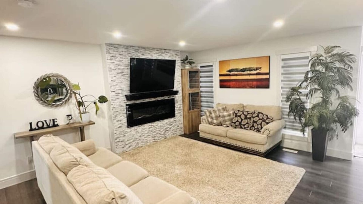 Southeast Edmonton House | Spacious Family Retreat with Playroom & Yard