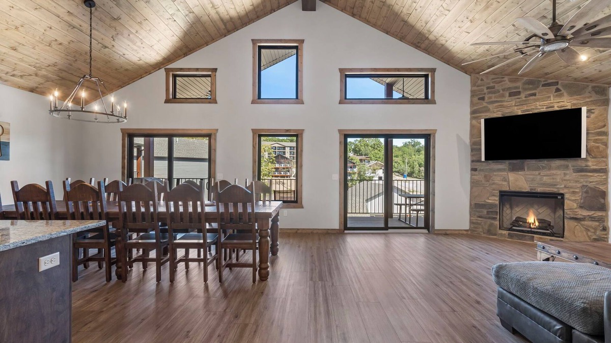 Indian Point House | Spacious Family Retreat | Free Boat Slip + Show Tickets
