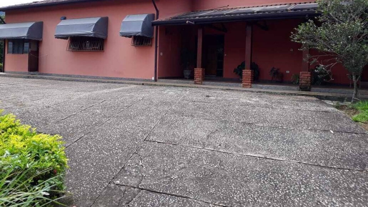 Extrema House | Spacious farm for your rest and leisure