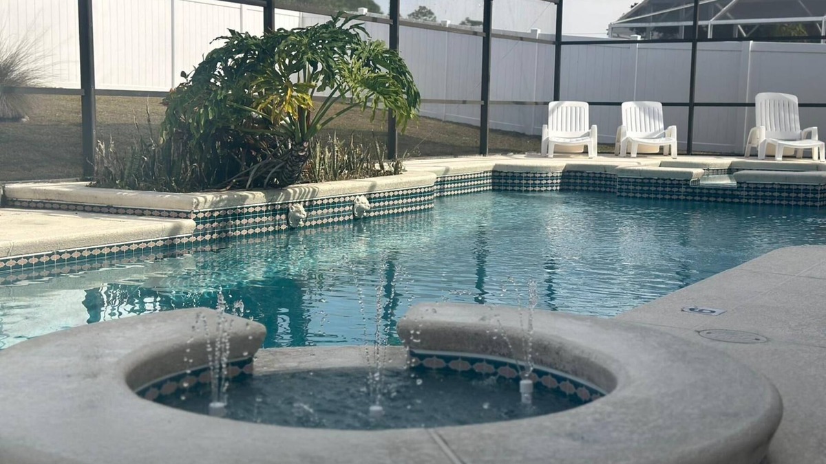 Lindfields Villa | Spacious Five Bed Holiday Home