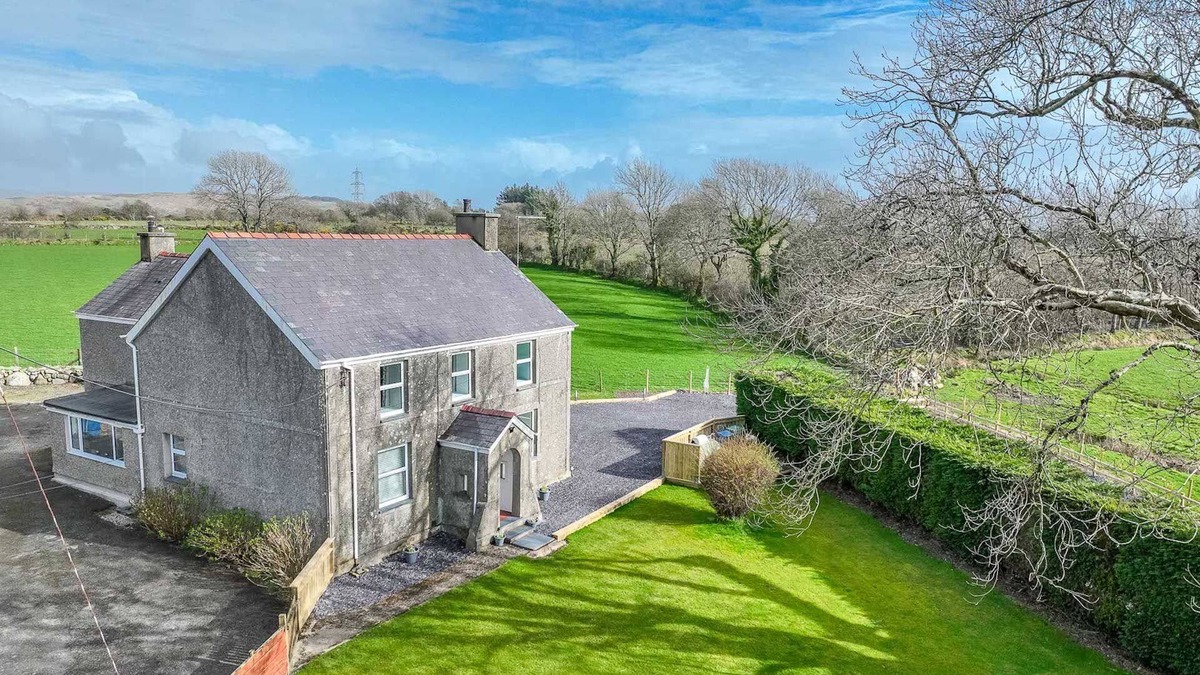 Criccieth Cottage | Spacious Five Bedroom Detached Property Near Criccieth | Penarllygad