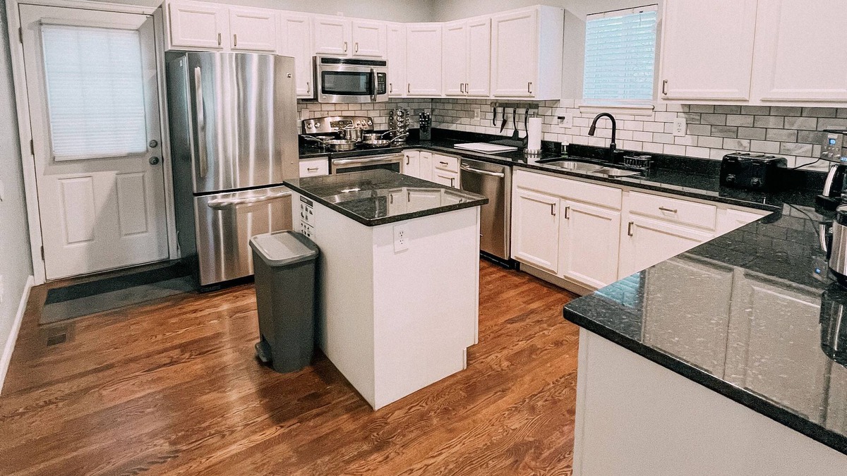 Berkley House | Spacious, Fun, Great for Large Groups 10 min from downtown!