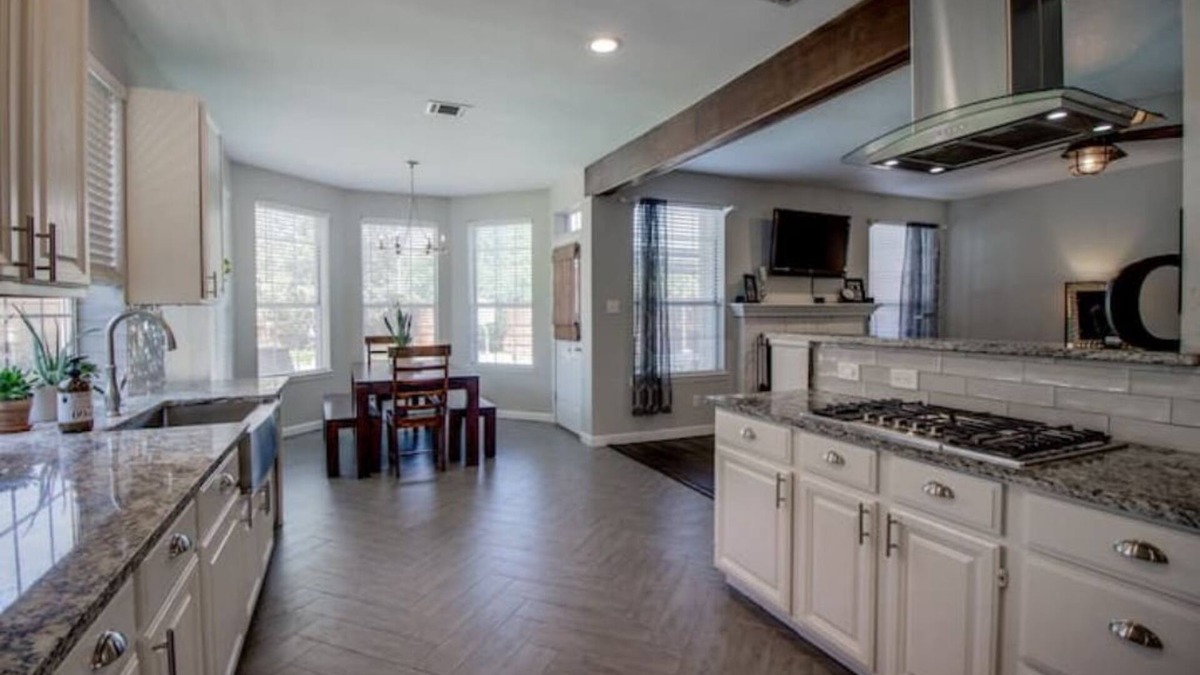 Plano House | Spacious Gorgeous Home With Year Round Pool Oasis