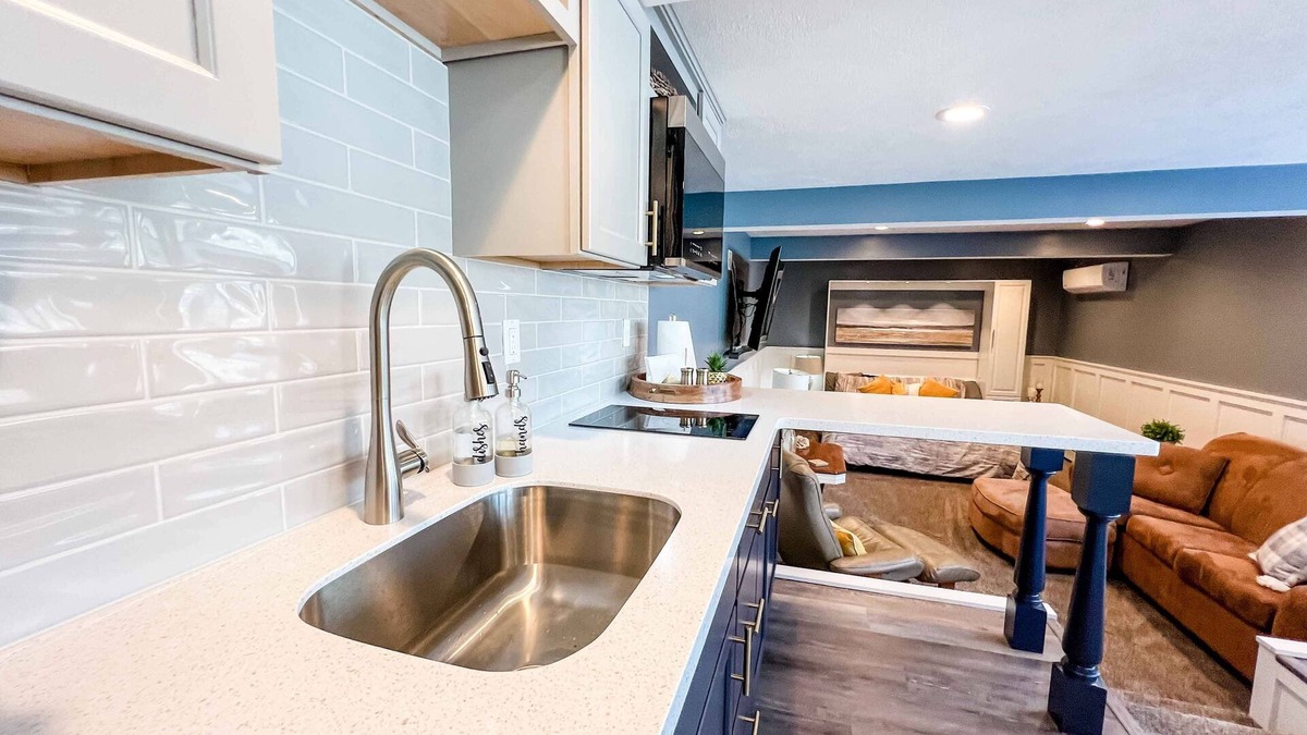 Erie Apartment | Spacious guest suite with a view - 2 minutes from LECOM and the Mall!