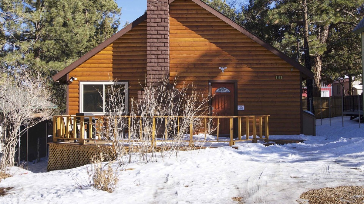 Sugarloaf Cottage | Spacious Hidden Gem, Dog-Friendly, WiFi, with Fence and Deck