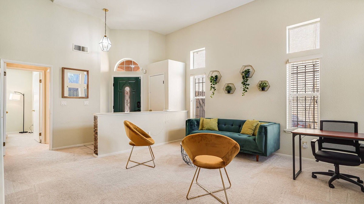 Mount Eden House | Spacious High Ceilings 5br/3bath. SF Bay Area