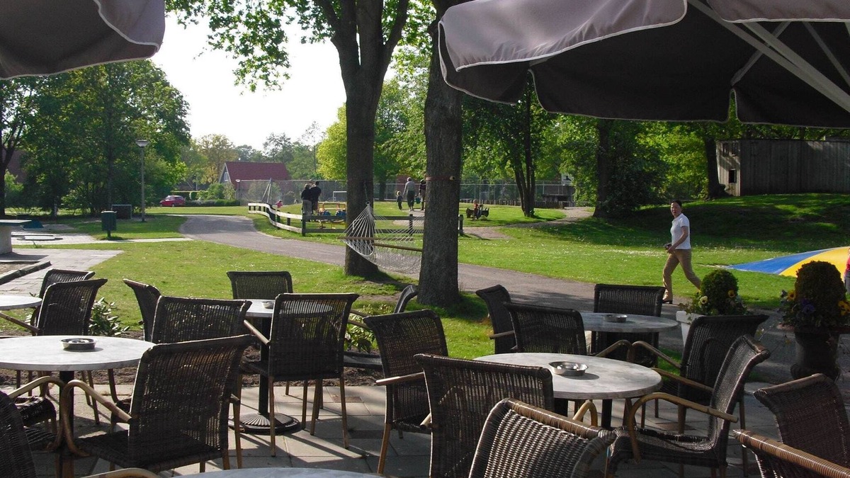 Westerbork House | Spacious holiday home with WiFi, 20 km. from Assen