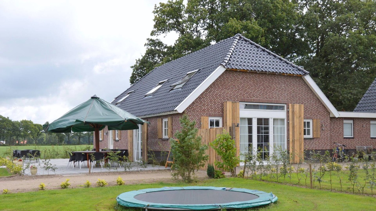 Eibergen House | Spacious holiday home in Eibergen with a terrace