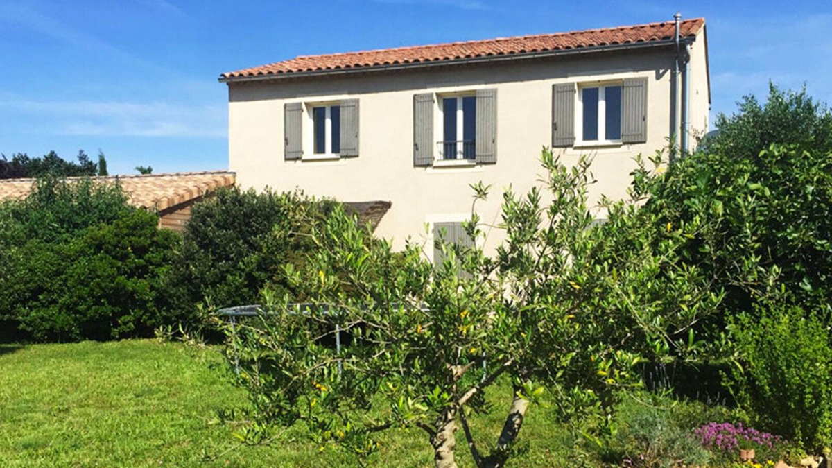 Entrechaux House | Spacious holidayhouse with terrace and Mont Ventoux view