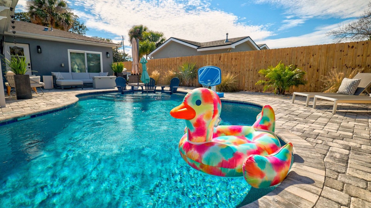 Jacksonville Beach House | Spacious Home and a Golfer's Dream w/Heated Pool