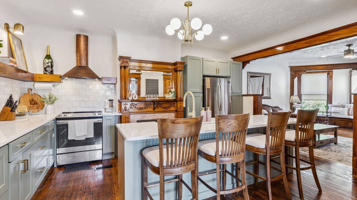 Hough House | Spacious Home Chef's Kitchen, BBQ Grill, 5 Min Cle Clinic, Hot Tub, ADA, King
