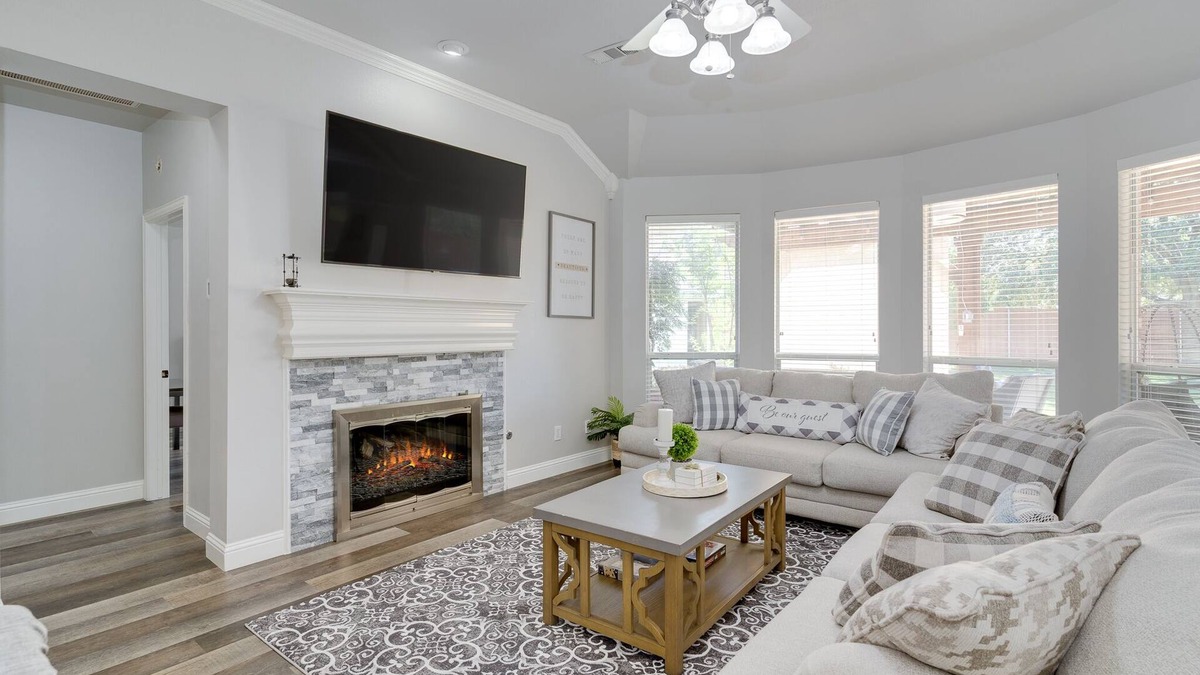 South Arlington House | "Spacious Home for a group of 12, Your family Getaway"