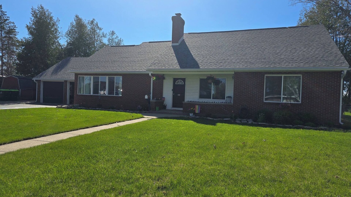 Cheboygan House | Spacious home in a convenient location to downtown and boat launch!