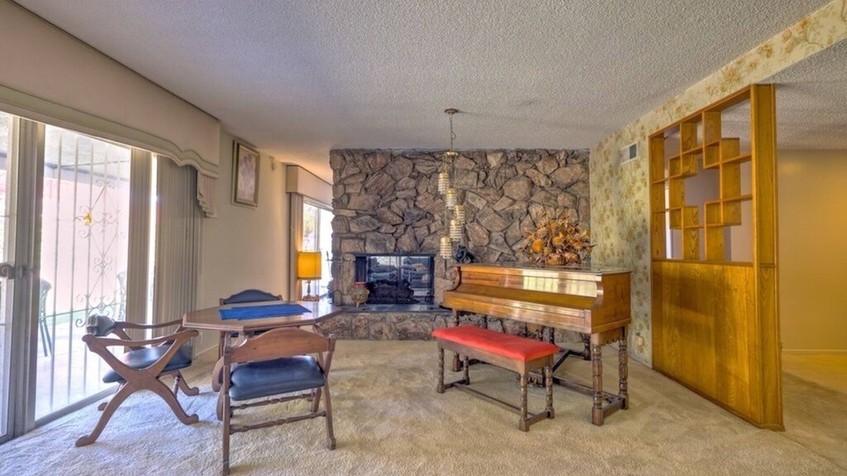 Ladera Heights House | Spacious home in Culver City district – Close to Venice and Downtown LA.