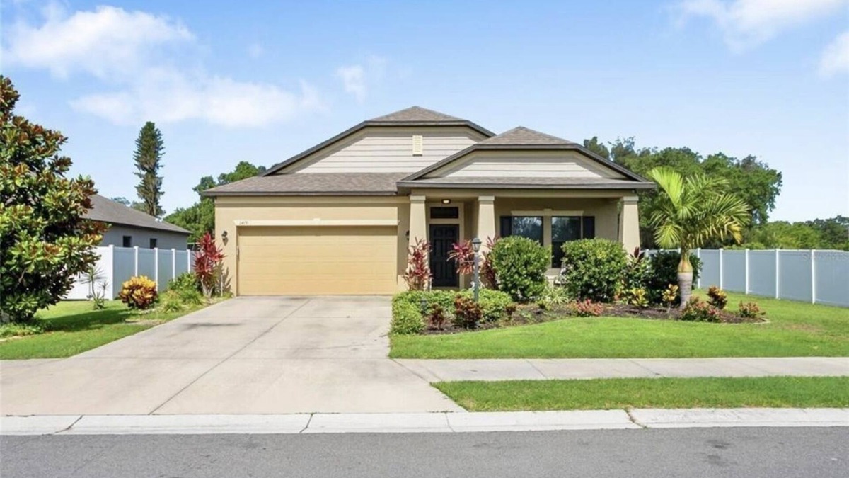 Memphis House | Spacious Home in Large Neighborhood, Minutes Away from the Beach and Riverwalk!