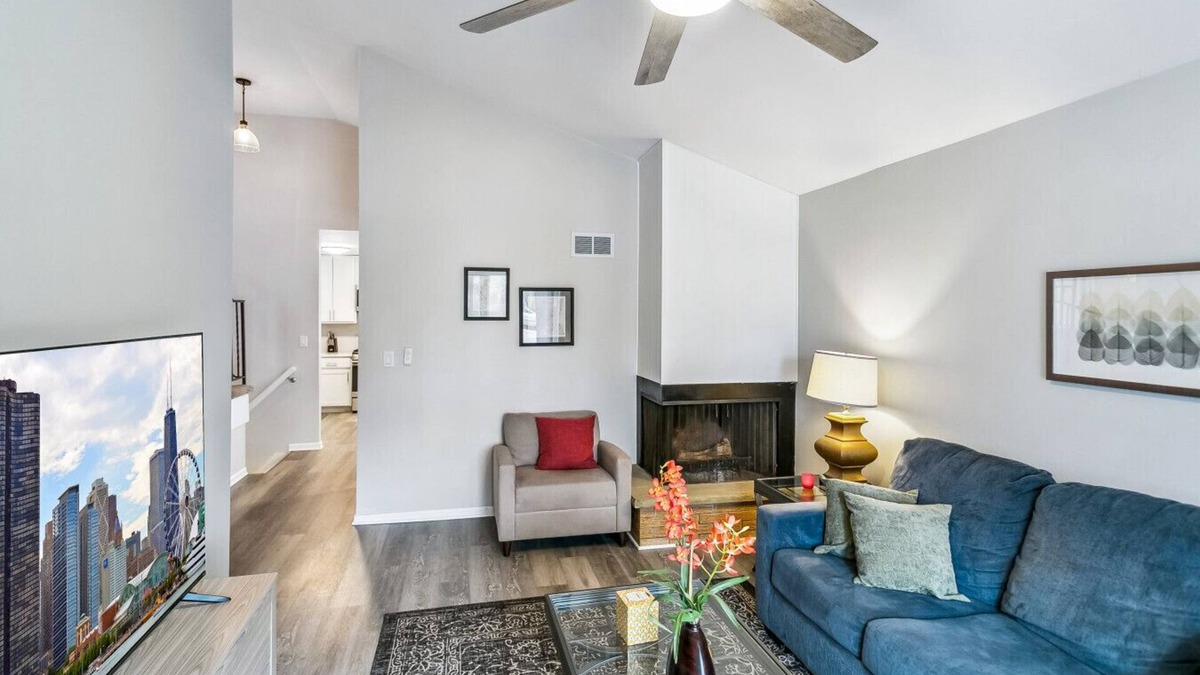 Libertyville House | Spacious home near DT Libertyville w/Rec Room!
