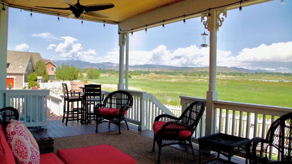 Longmont House | Spacious Home on Lake w/Rocky Mountain Views - 15 Min to Boulder
