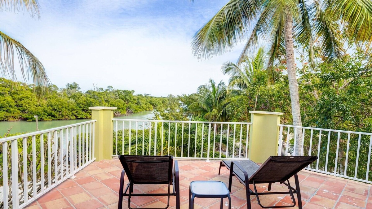 Wulfert House | Spacious home perfect for a large family and friends- Sleeps 6