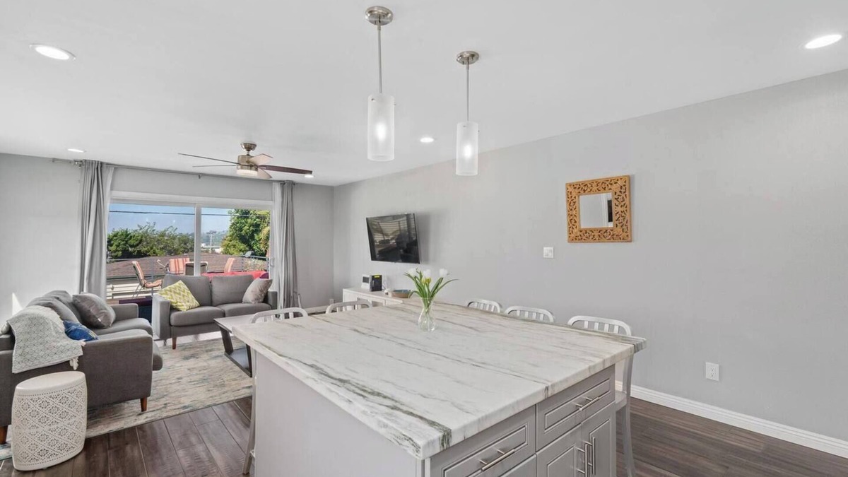 Bay Park House | Spacious Home Perfect for Work or Vacation